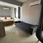 Hills Apart Otel İskados