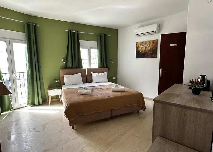 Aparthotel Hills Skiathos Town